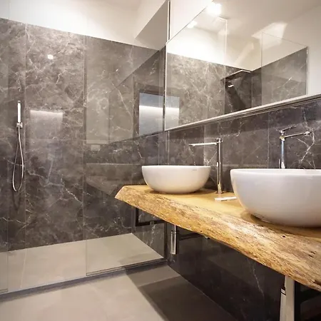 New Moon 4* La Spezia