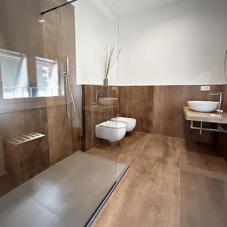 New Moon Gasthuis La Spezia